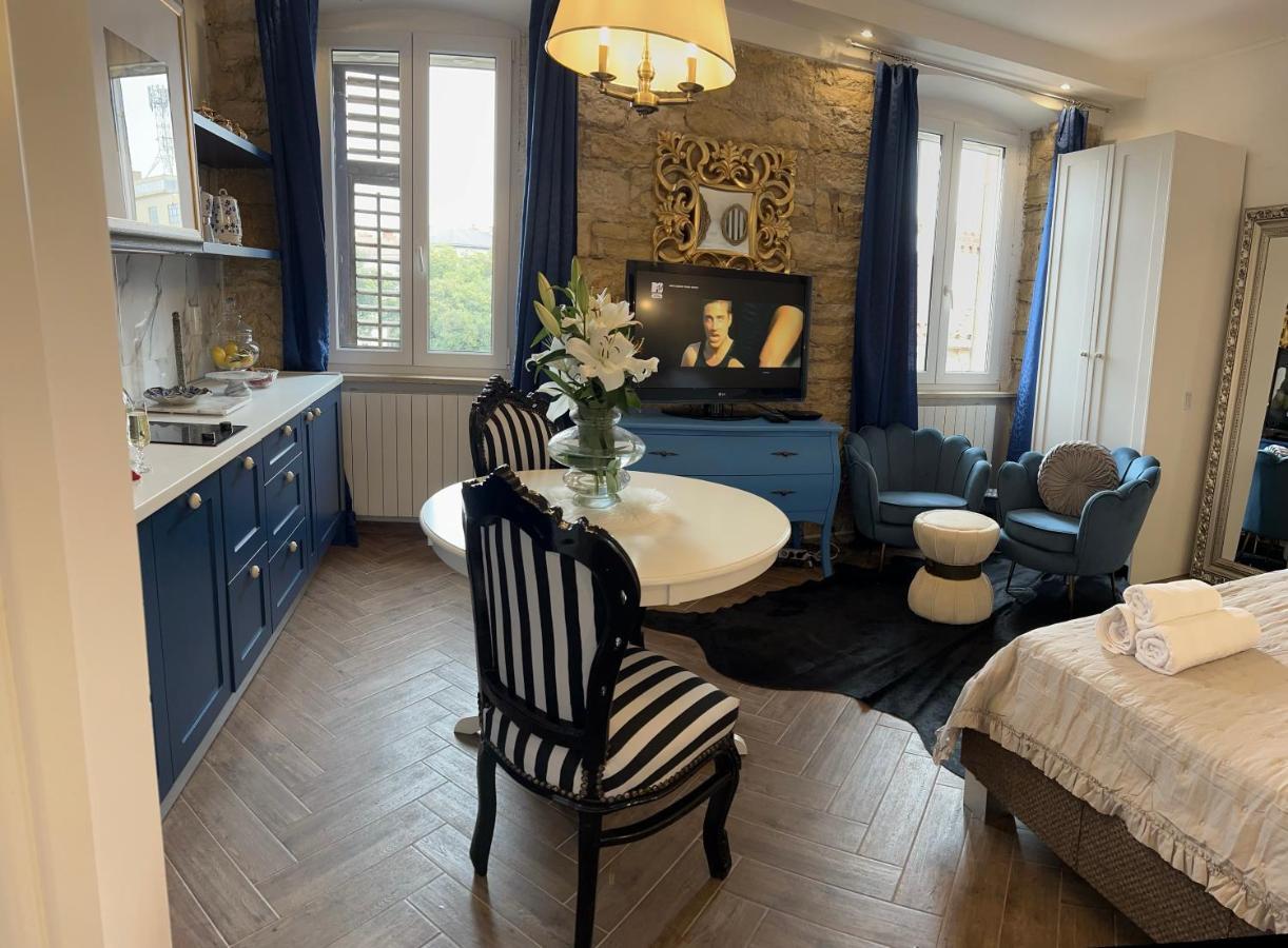 La Dolce Vita Luxury Apartments With Best Free Private Parking In City Center PUY Eksteriør bilde