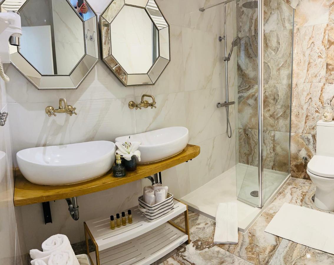 La Dolce Vita Luxury Apartments With Best Free Private Parking In City Center PUY Eksteriør bilde