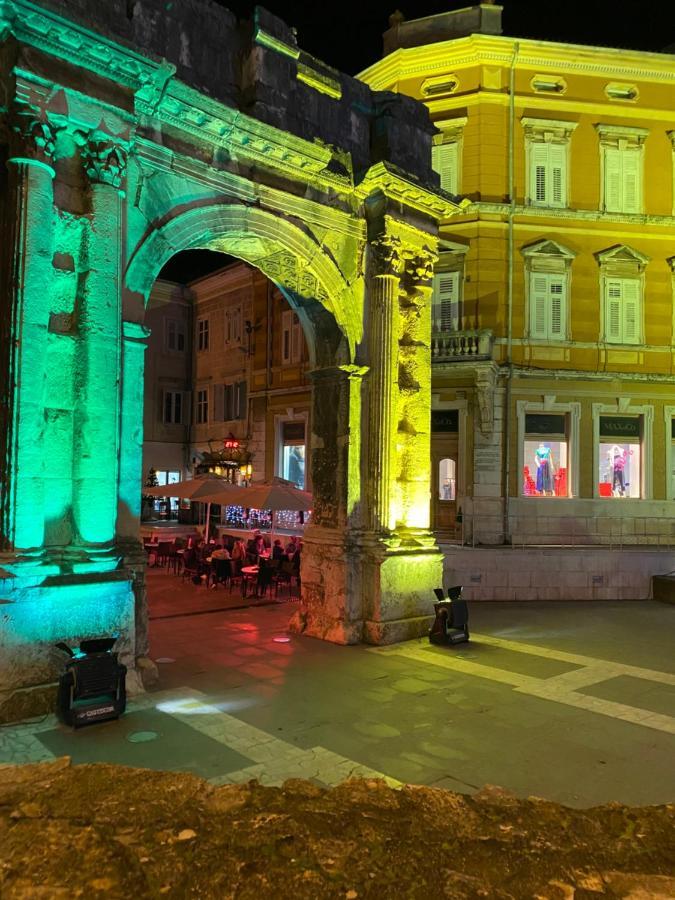 La Dolce Vita Luxury Apartments With Best Free Private Parking In City Center PUY Eksteriør bilde