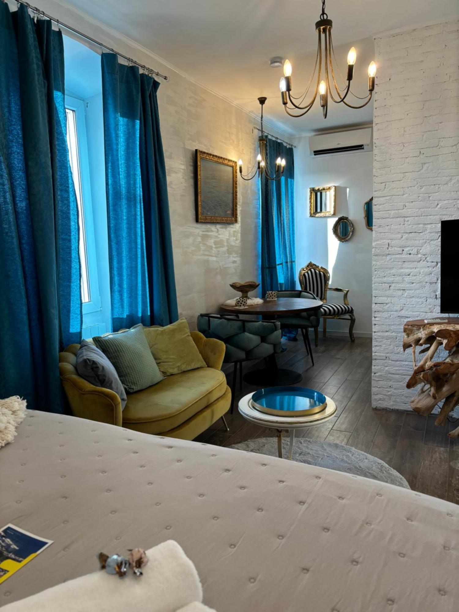 La Dolce Vita Luxury Apartments With Best Free Private Parking In City Center PUY Eksteriør bilde