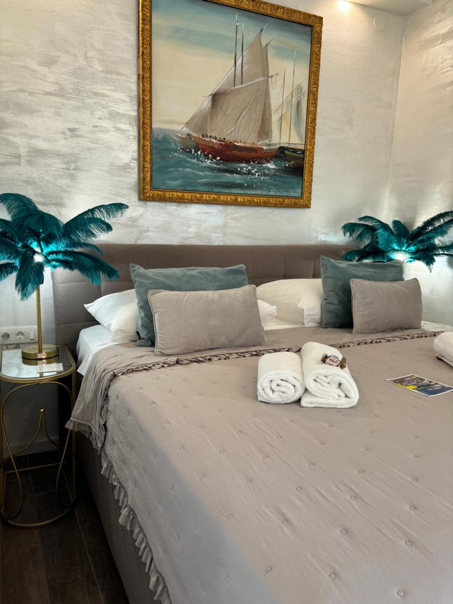 La Dolce Vita Luxury Apartments With Best Free Private Parking In City Center PUY Eksteriør bilde